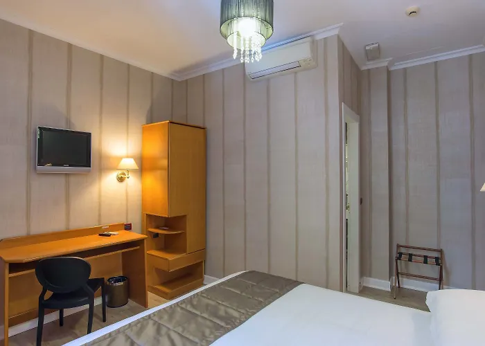Hotel Museum 3*