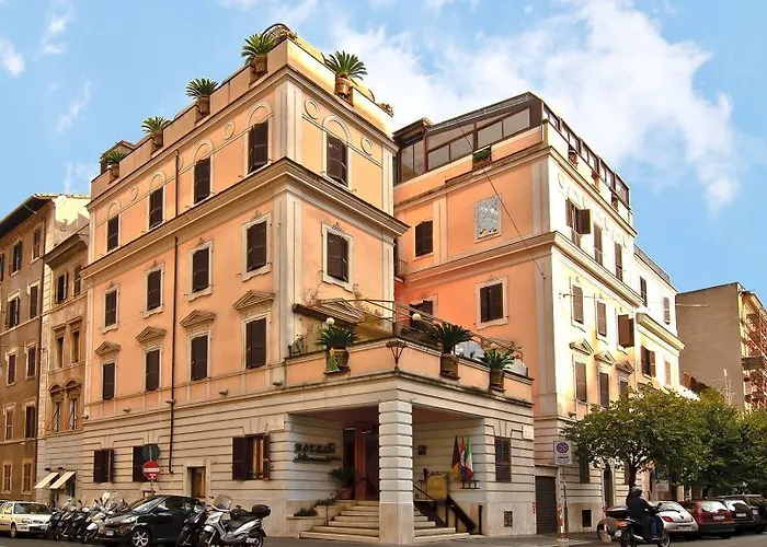 Hotel Museum 3*
